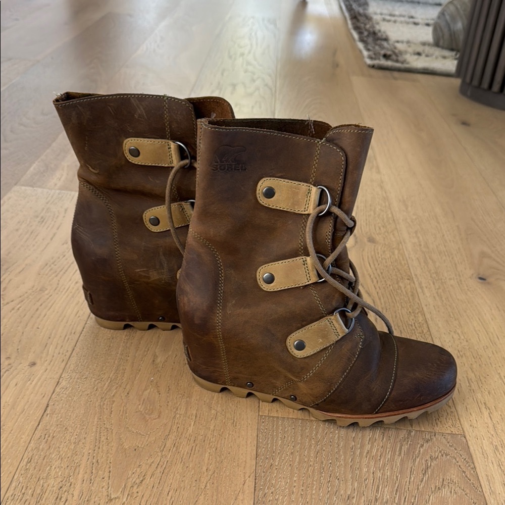 Sorel Women's Brown Wedge Joan of Arc Boots